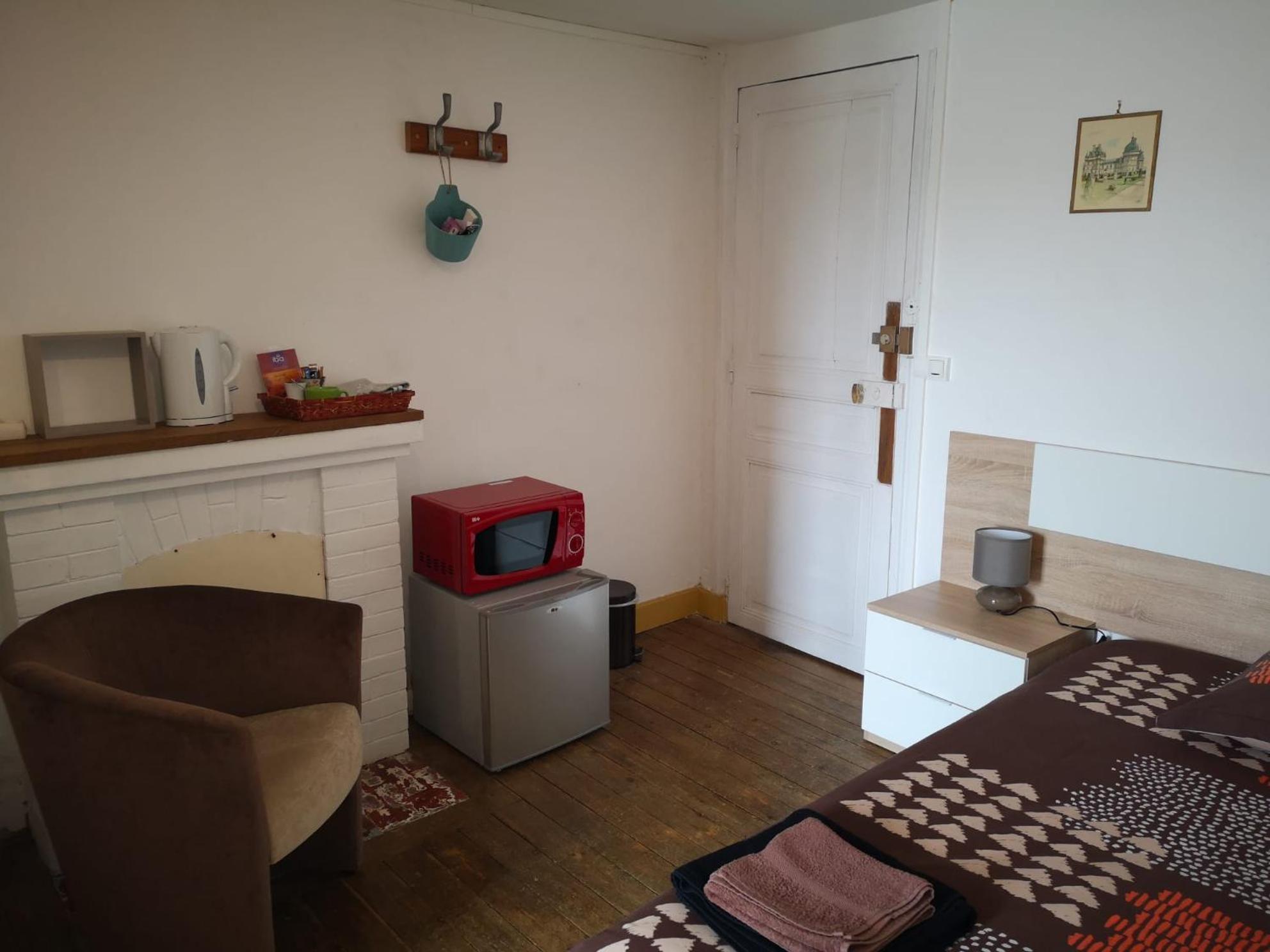 Chambres Avec Salle De Bains Et Cuisine En Centre Ville Argenton Sur Creuse Extérieur photo